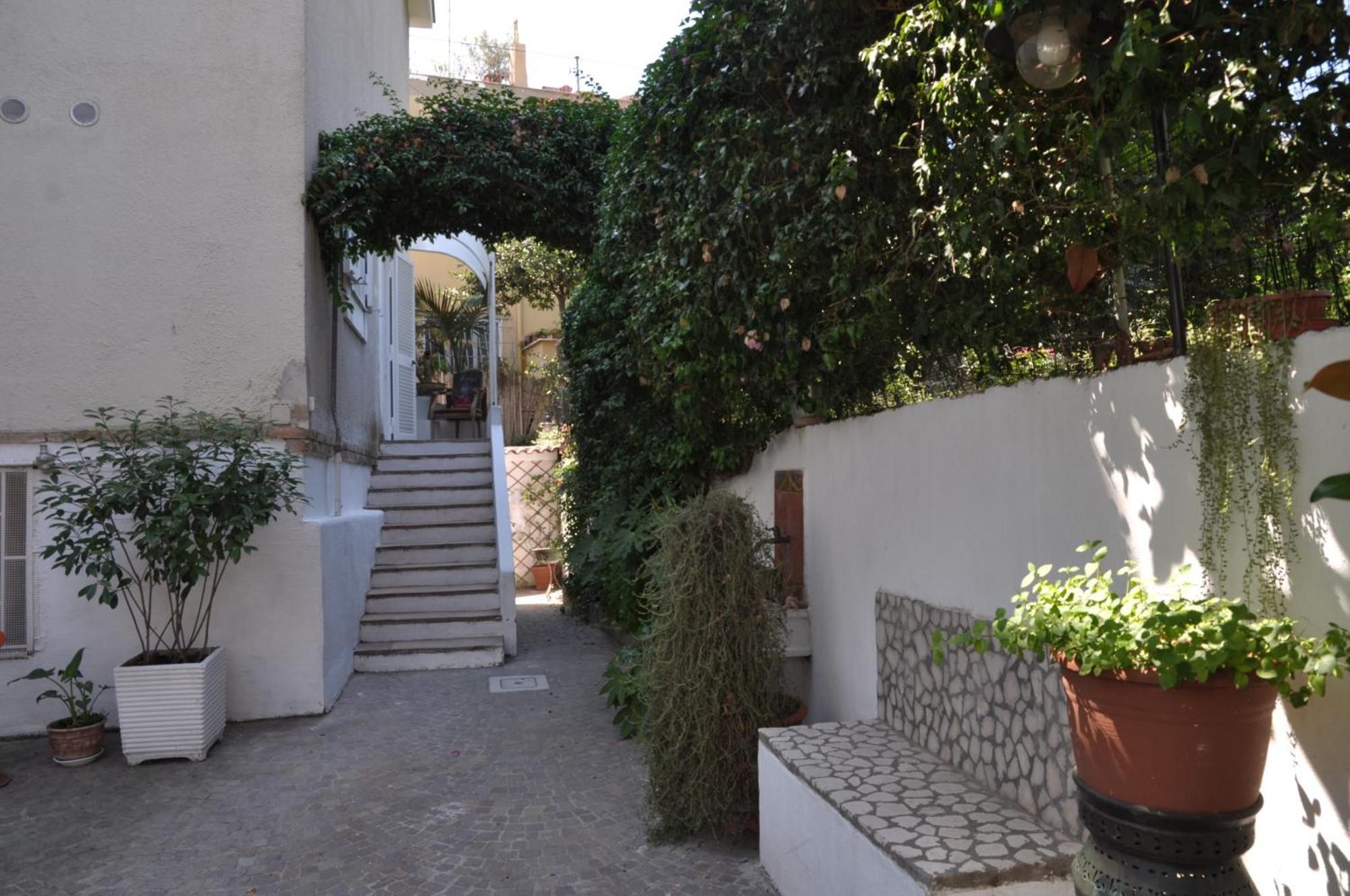 Residenza Le Rose Villa D'Arte Наполи Екстериор снимка