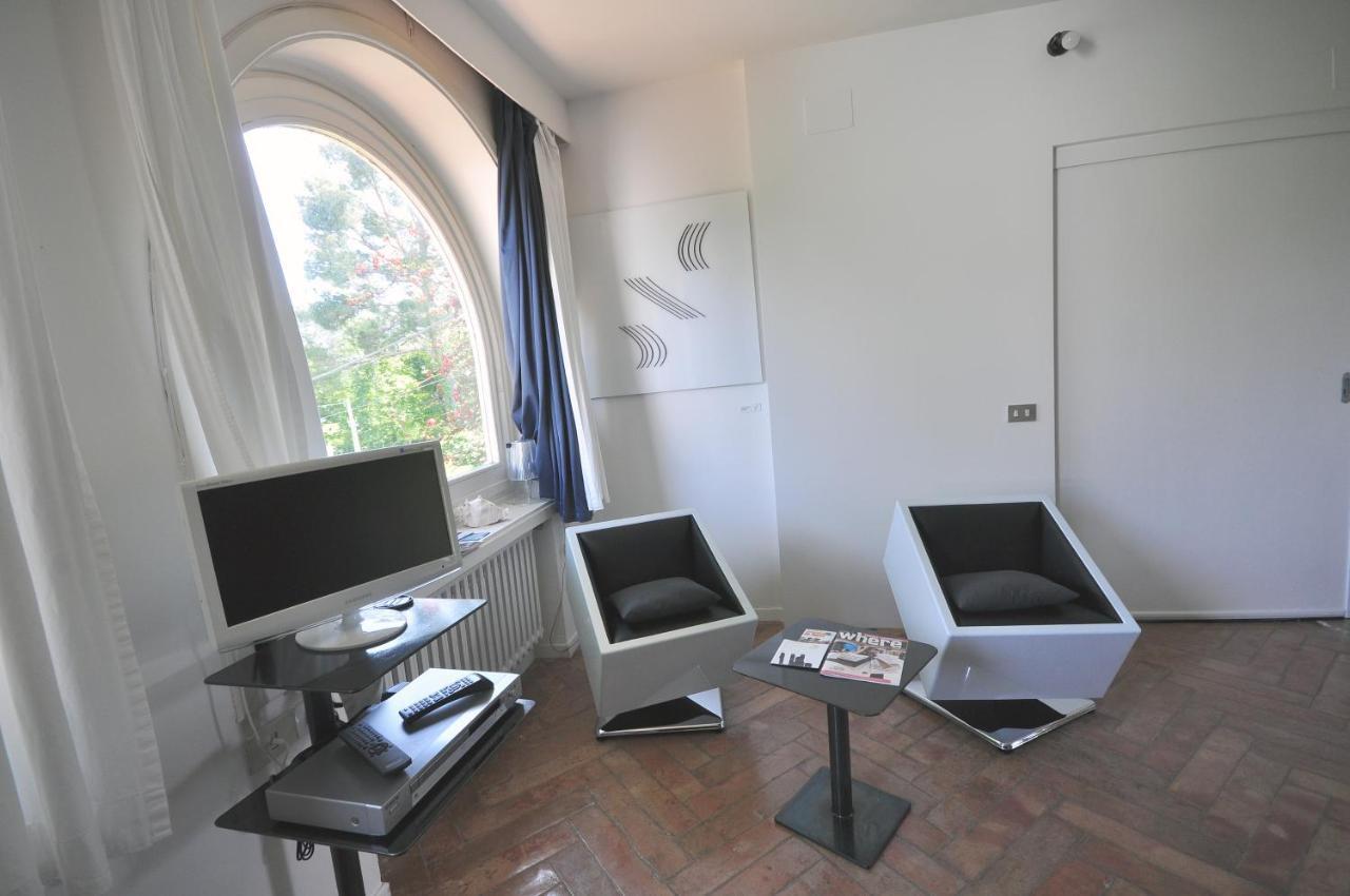 Residenza Le Rose Villa D'Arte Наполи Екстериор снимка